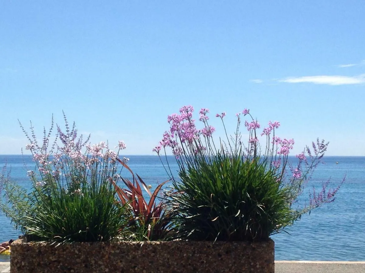 Appartement Les Caroubiers à Roquebrune-Cap-Martin France