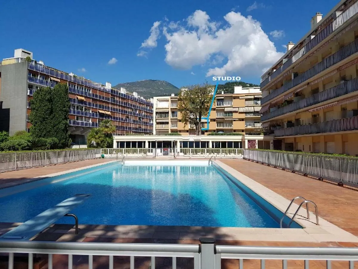 Apartament Les Caroubiers Roquebrune-Cap-Martin 0*,  Francja